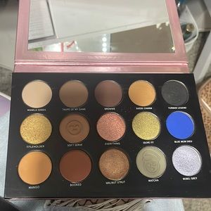 Eyeshadow palette